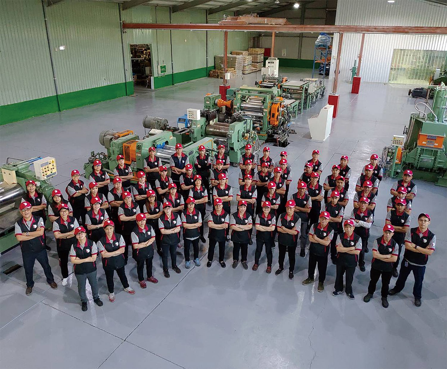 裕仁工業成立於1981年，總部位於南投，以「飛鴿 PAX」品牌享譽國際。身為外銷佔比99%、補胎片市佔全球前三的「隱形冠軍」，裕仁積極推動數位轉型。透過攜手羽昇國際運用AWS S3打造3-2-1雲端備援體系，成功將災難復原時效優化至小時級，以極致數據韌性守護跨國營運核心資產。